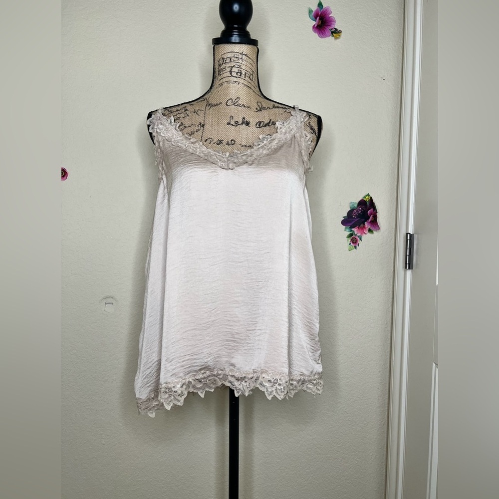 NTM: Entro Adjustable Spaghetti Straps Cream Lace Trim Camisole Size Medium - Picture 4 of 11